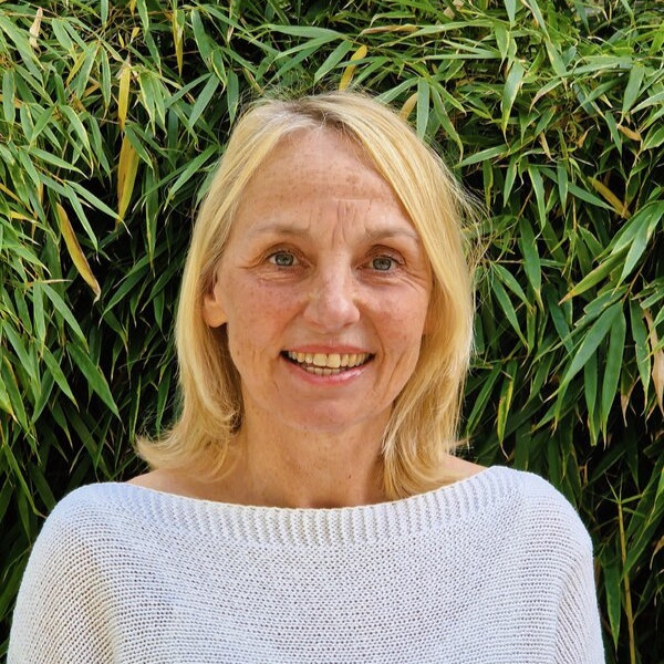 OVG Coaches, Martine Stavenga
